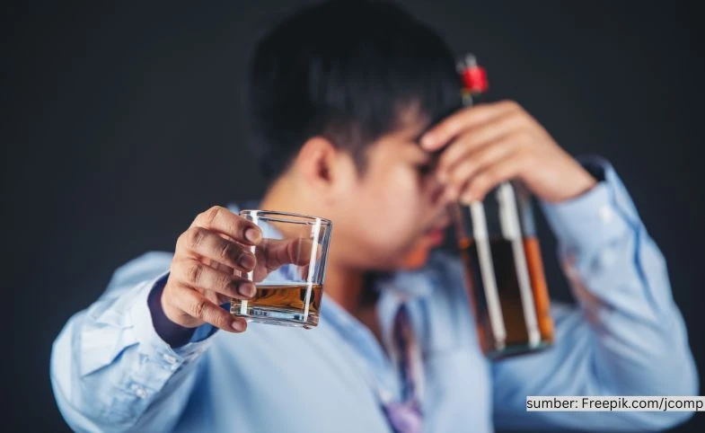 Bahaya Alkohol Merusak Kesehatan Mata